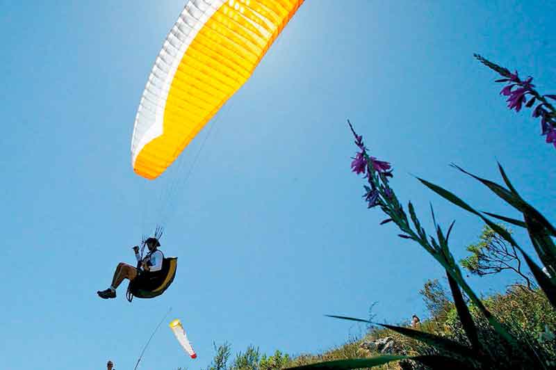 Turismo de aventura paracaidas